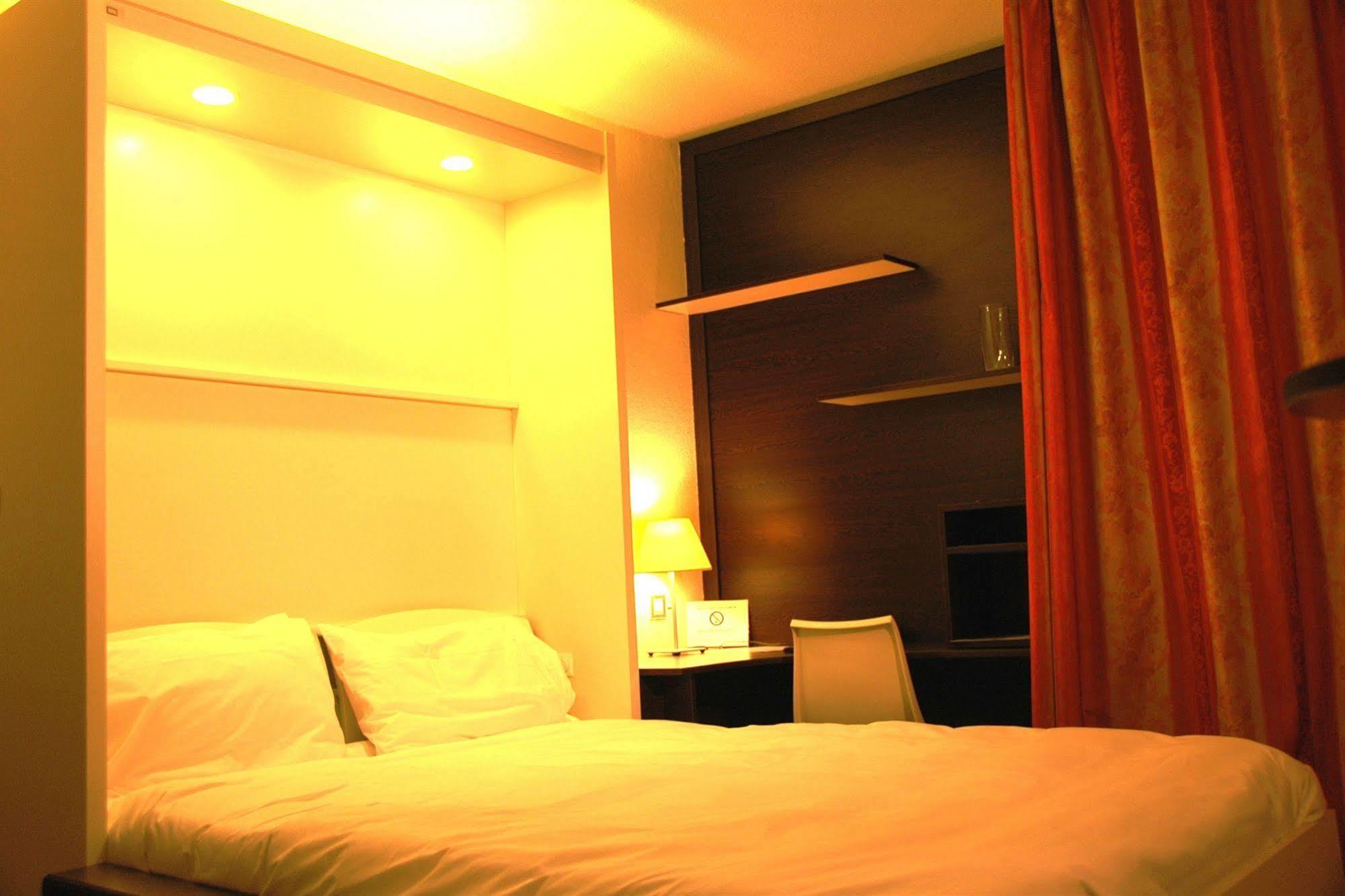 At Home Appart Hotel Tolosa Esterno foto